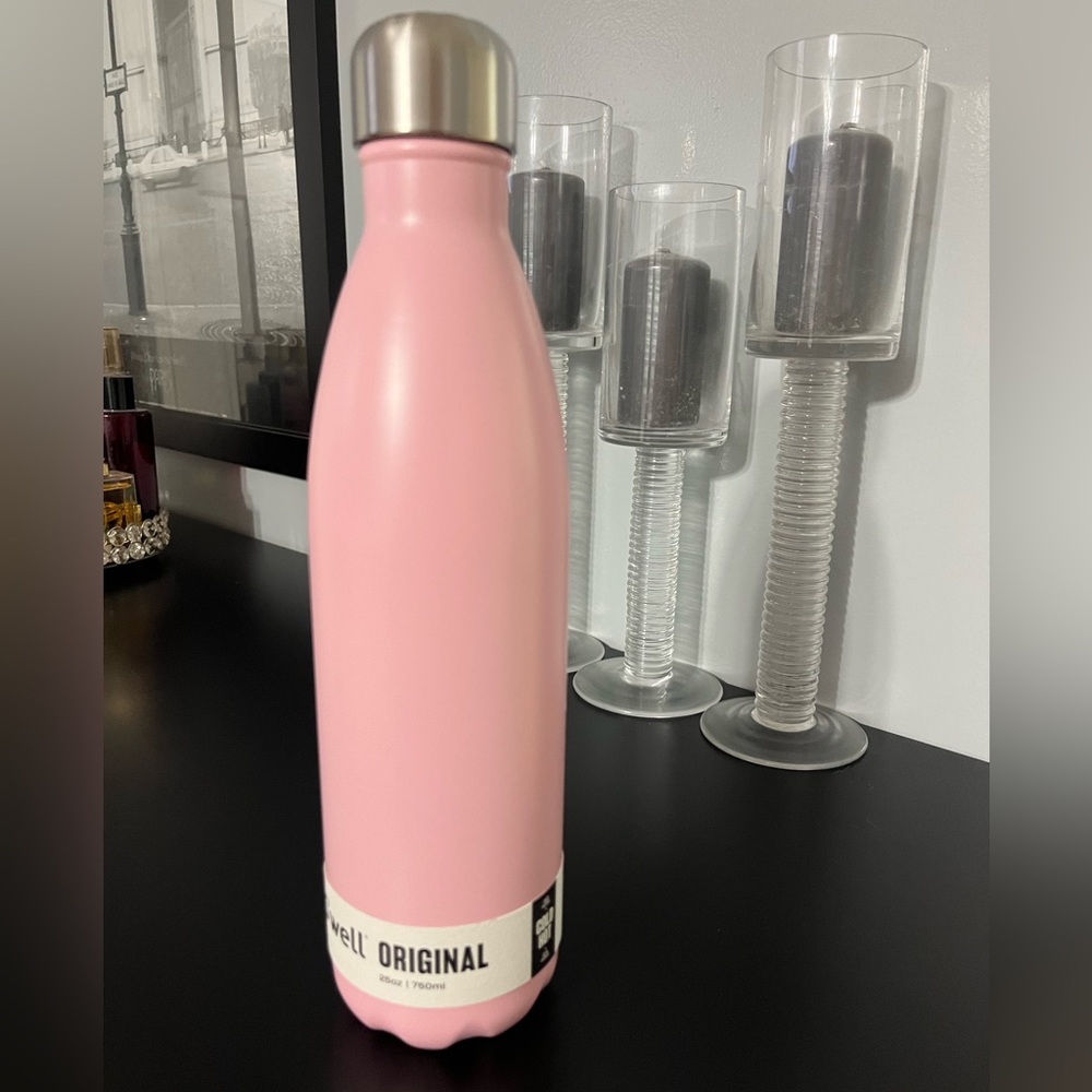 S’well. New, never used. 25oz. Pink Topaz color